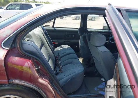 1998 Oldsmobile Eighty-Eight Ls z USA, uszkodzony, nr VIN 1G3HN52K7W4845557